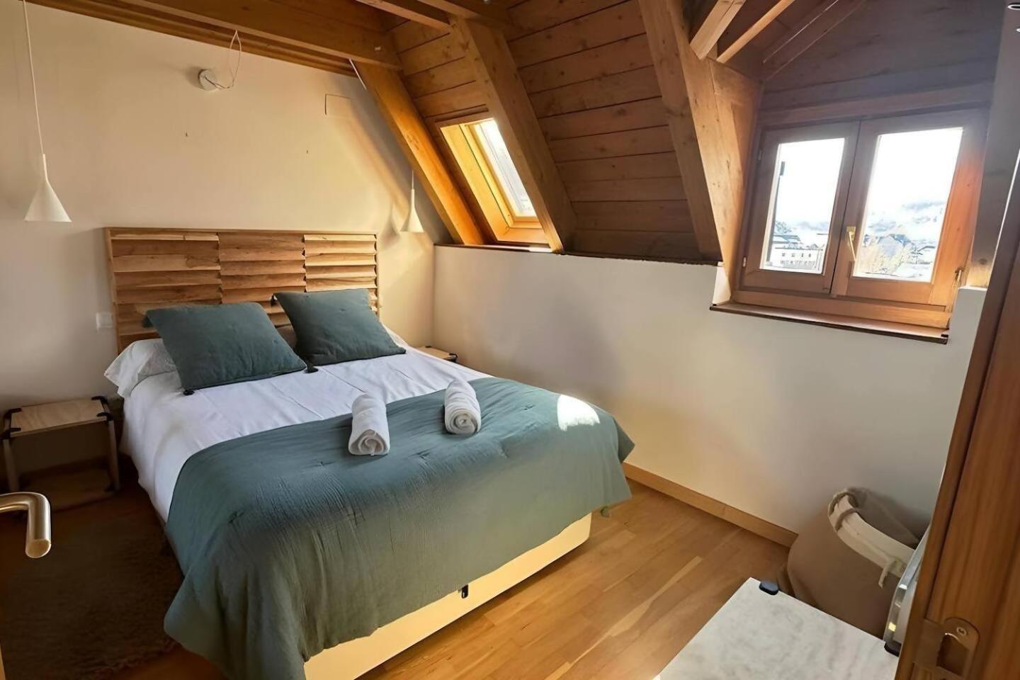 Appartement Caleydos Duplex Diseno Garaje Wifi à Sallent de Gállego Extérieur photo